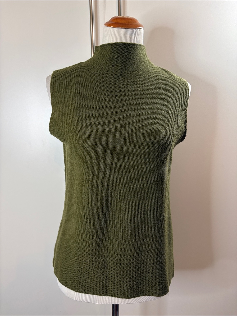 Eileen Fisher 100% Merino Wool Olive Green Sleeveless Turtleneck Sweater M